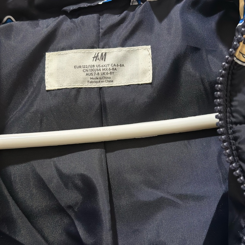 H&M Kids Water Repellant Puffer Jacket - Sonic & Friends - Picture 3 of 5